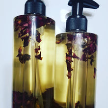 Load image into Gallery viewer, RICH IN ROSES BATH OIL
