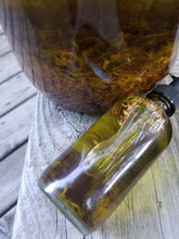 Load image into Gallery viewer, CALENDULA SOOTHING MULTIUSE OIL
