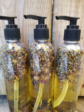 Load image into Gallery viewer, LAVENDER LUSH BATH OIL
